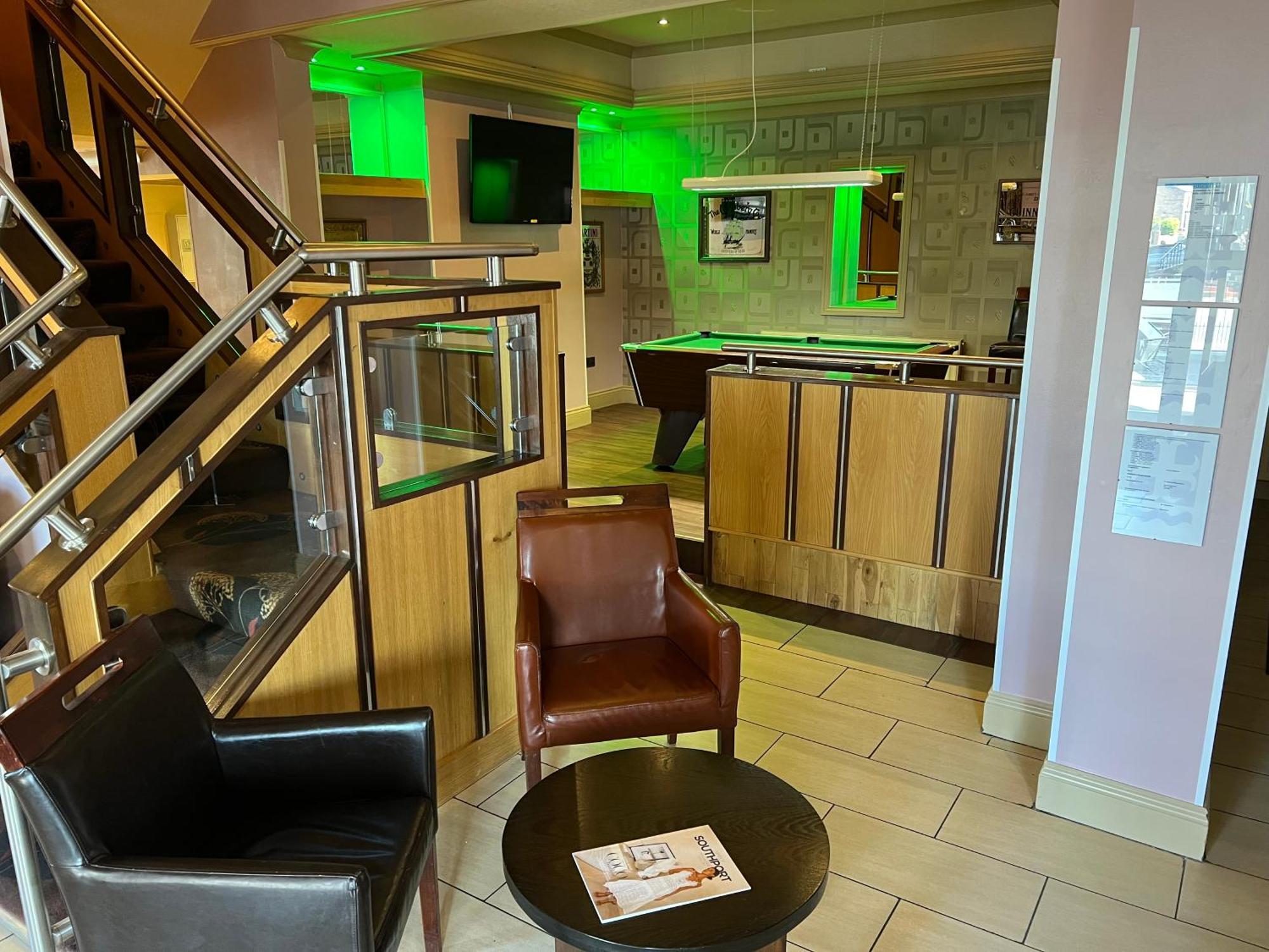 Southport Metro Hotel Экстерьер фото
